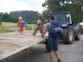 Během výletu děti a rodiče navštívili přírodní park Džbány – Žebrák, kde ekofarma hospodaří, viděli i přírodní zajímavosti a podívali se i do Stanice pro zraněné živočichy ve Voticích. (18. července 2008)