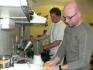 Zkušený kuchař David Jelen z restaurace Florian předvedl krok za krokem, jak připravit dobrou svíčkovou. Nechyběla ani ochutnávka. ( 22. května 2008) 