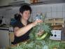Maminky si během kurzu vytvořily krásné vánoční dekorace. (22. listopadu 2007) 